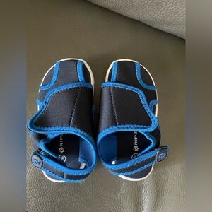 NWOT Kids Navy Water Shoes